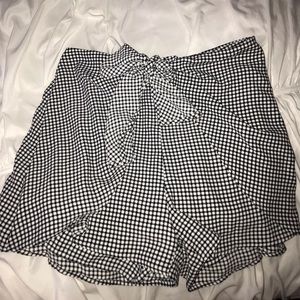 Gingham flowy shorts